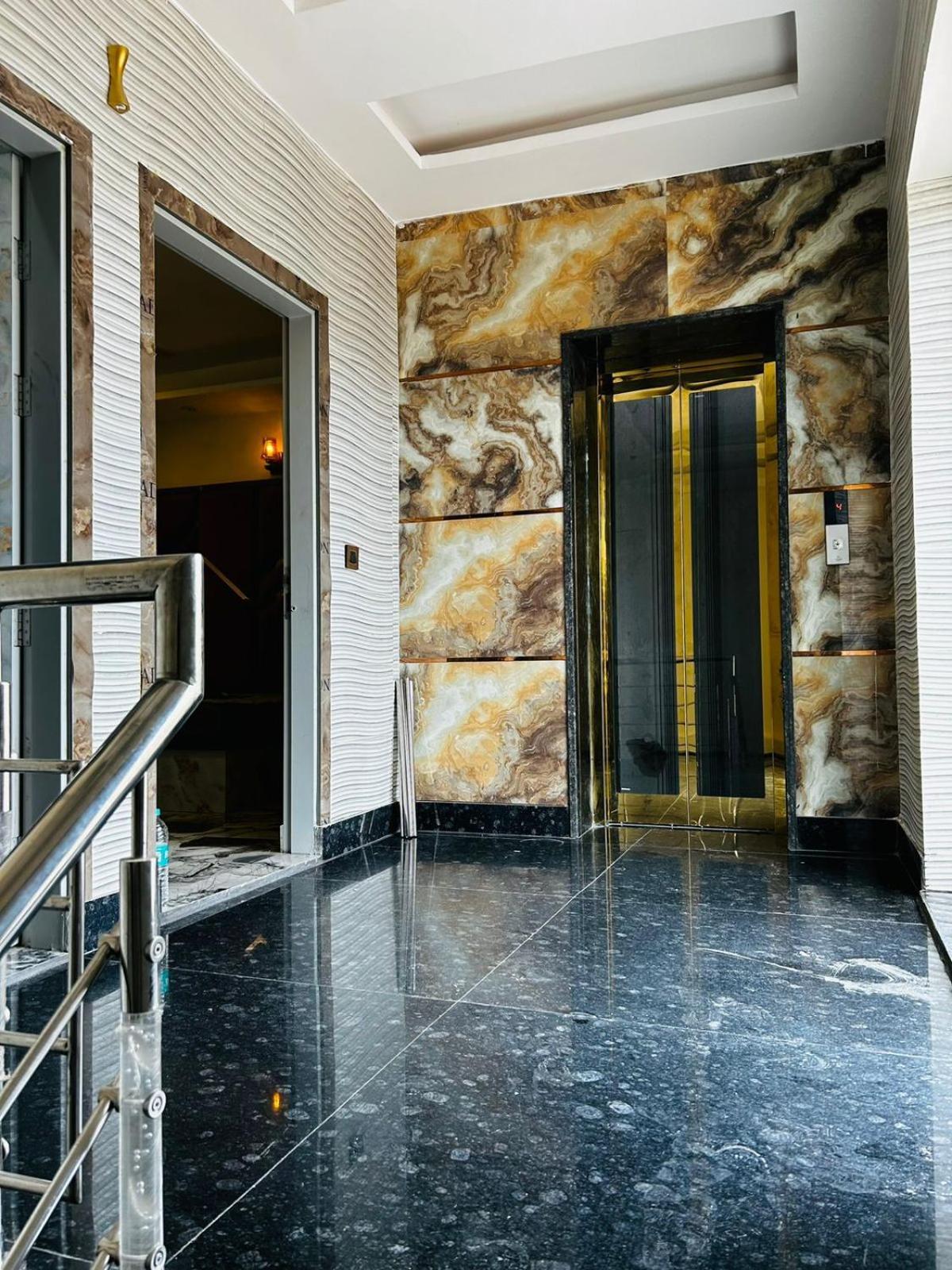 Vibe Communal Living Gurgaon Esterno foto